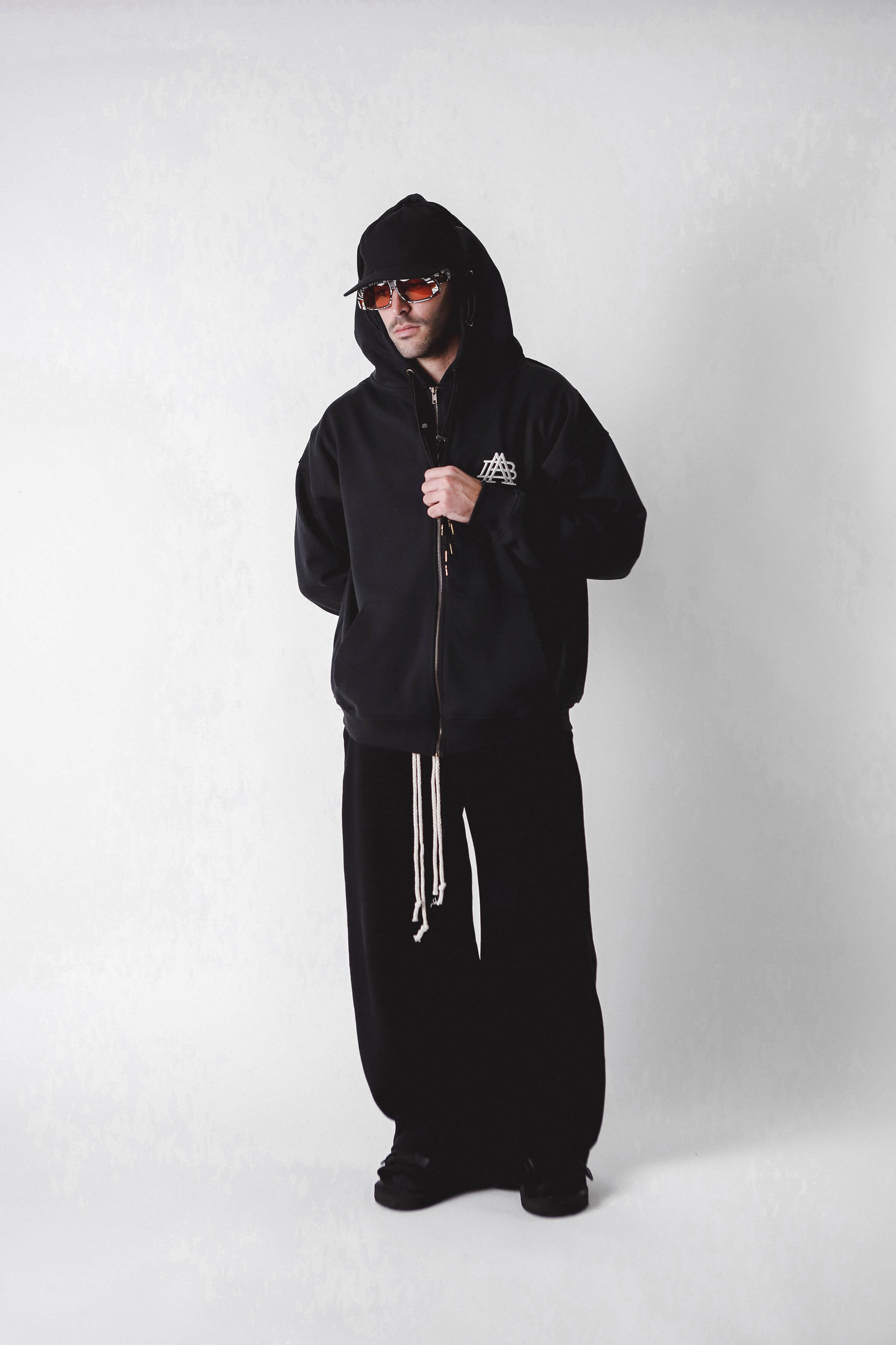 "A-TEMPORAL" BLACK ZIPPER HOODIE